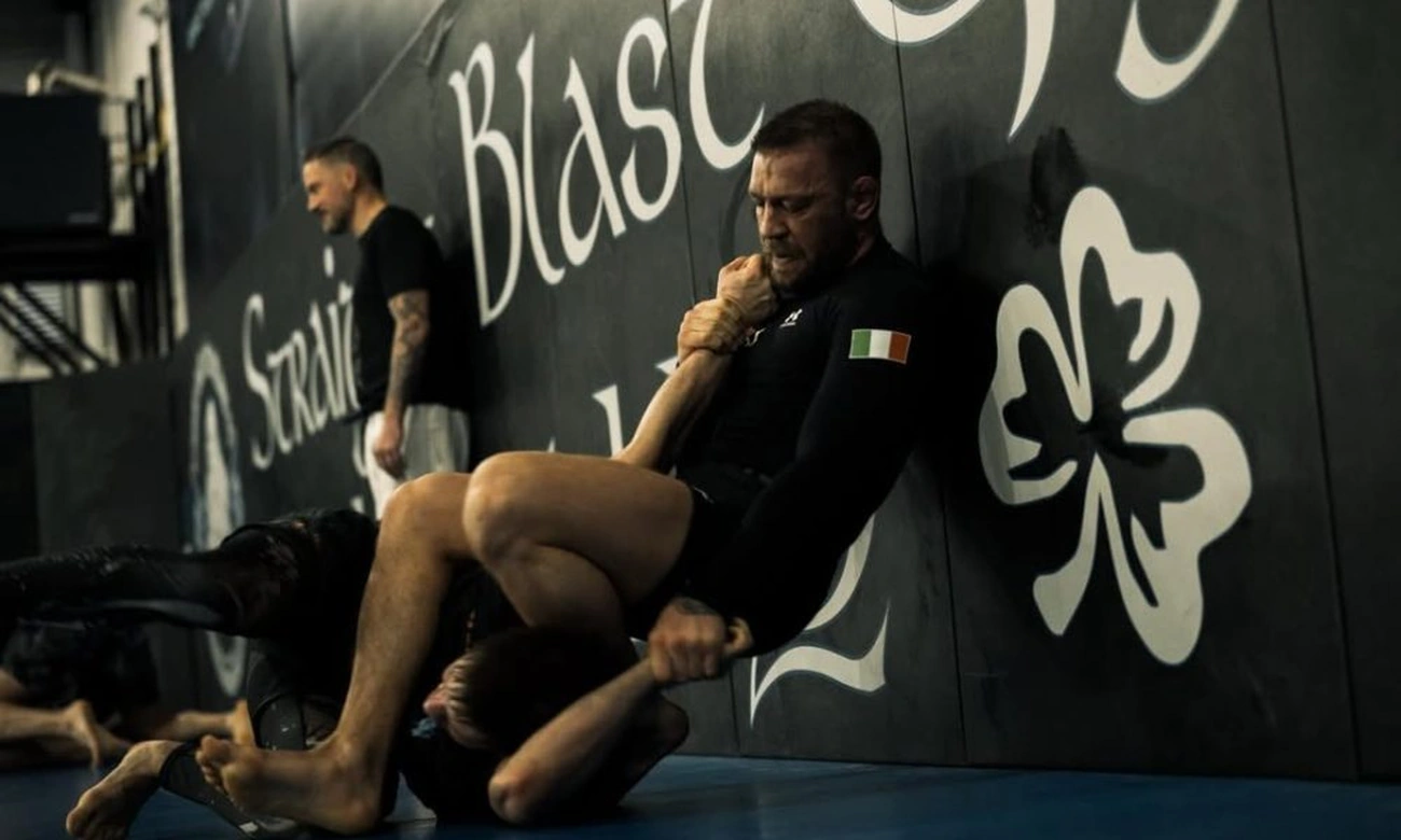 Conor McGregor agora fala sobre contrato para luta no UFC 329