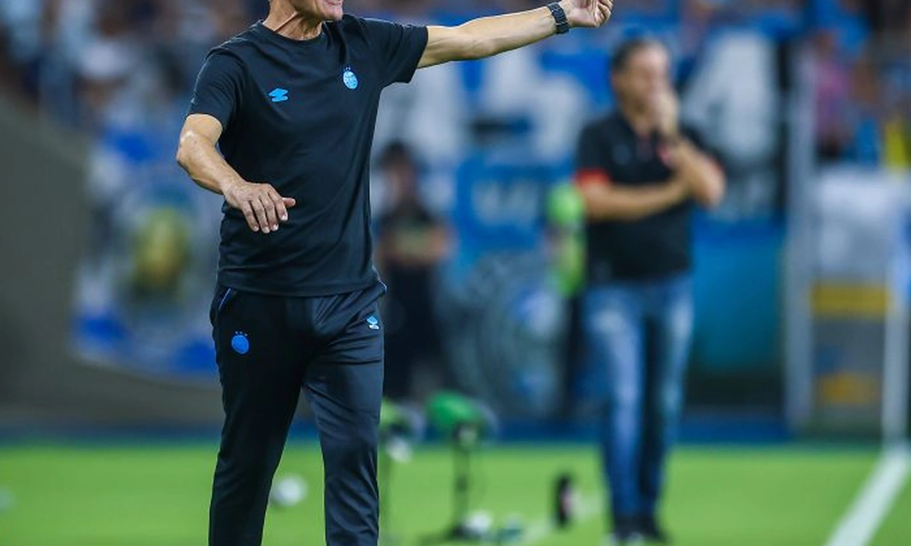 Luís Castro sob fogo da torcida Grêmio após derrota em casa