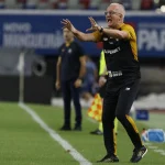 Dorival Júnior Analisa Derrota do São Paulo e Vê Pausa da Copa como Oportunidade de Recomeço Agora